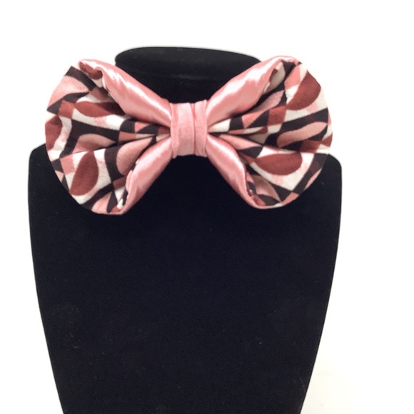 Peachy Pink Geometric Sneak-peak Silky Solid Handcrafted Bow Tie - Picture 5 of 13